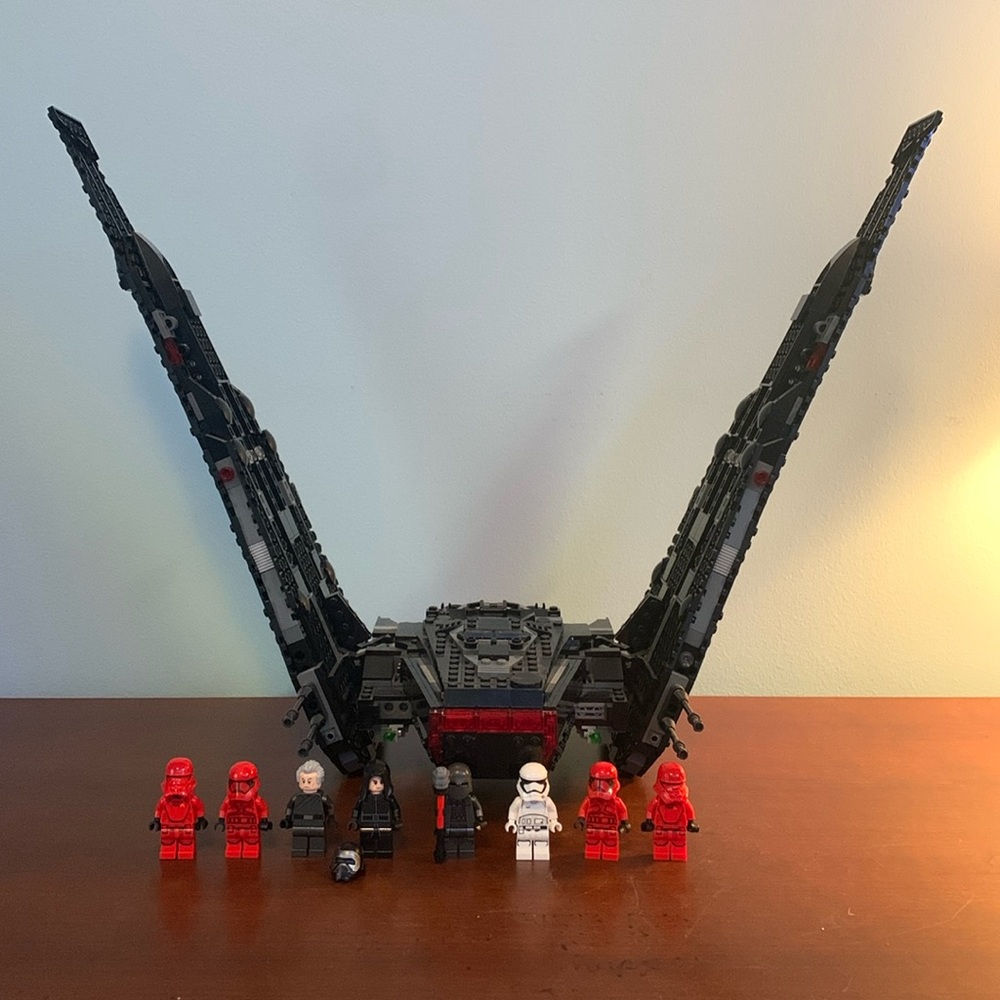 LEGO Star Wars: Kylo Ren's Shuttle (75256)